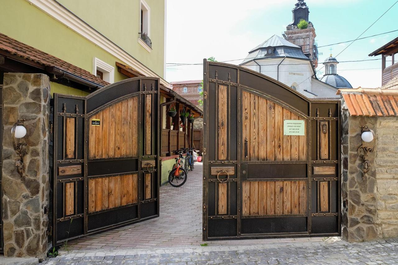 Гостерія"Old Town" Kamianets-Podilskyi Exterior foto